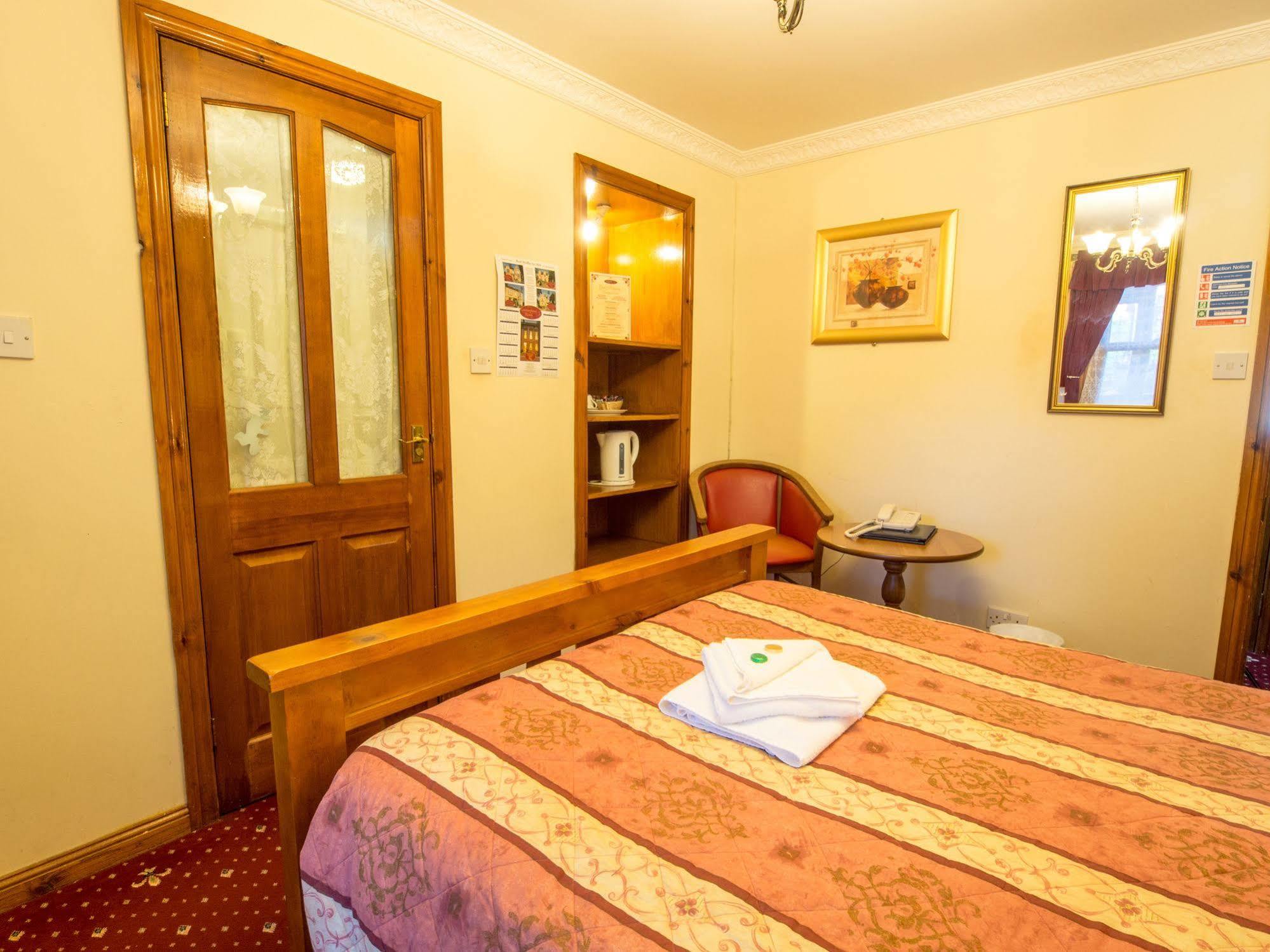 Corstorphine Lodge Hotel Edimburgo Esterno foto