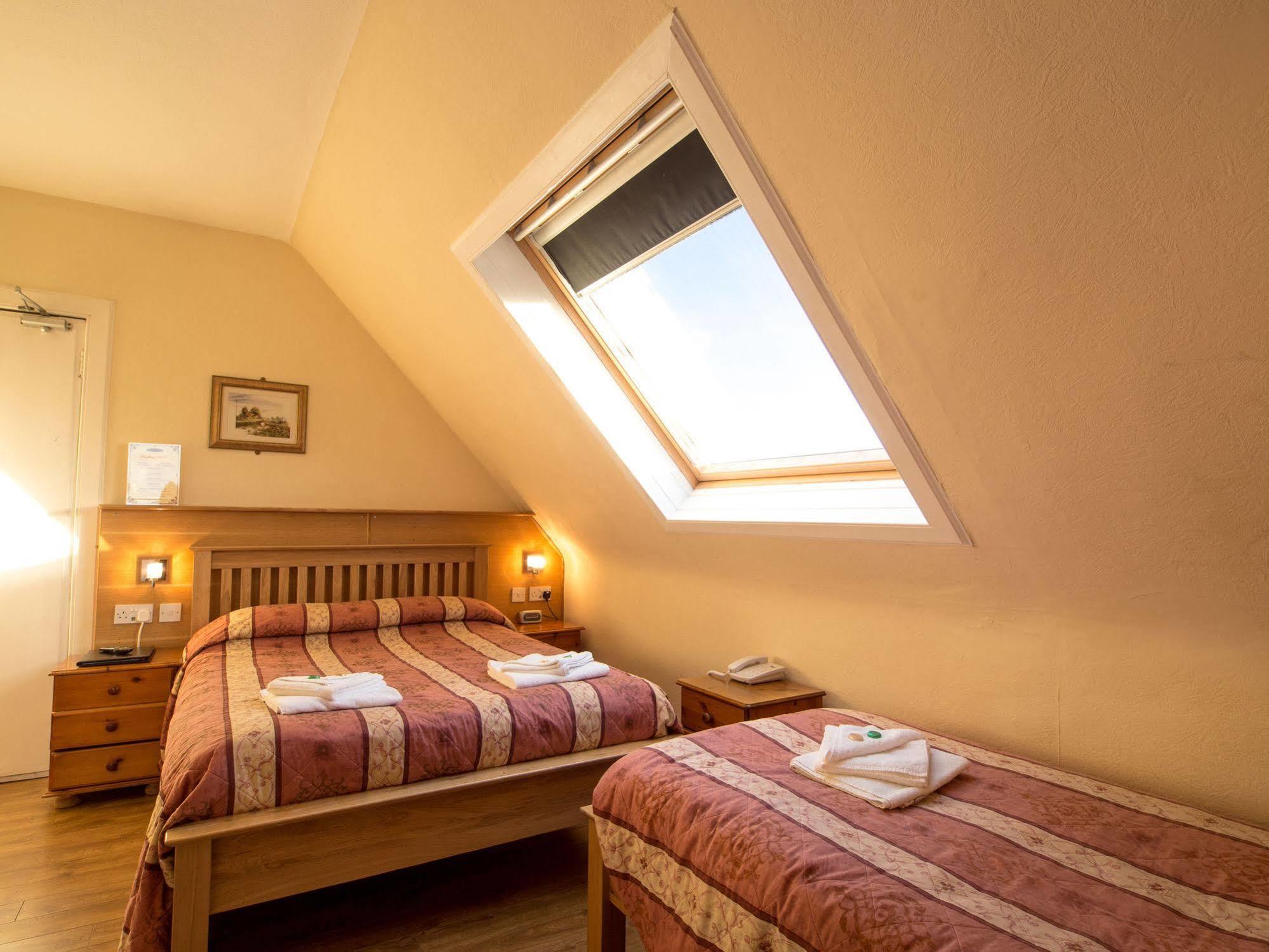 Corstorphine Lodge Hotel Edimburgo Esterno foto